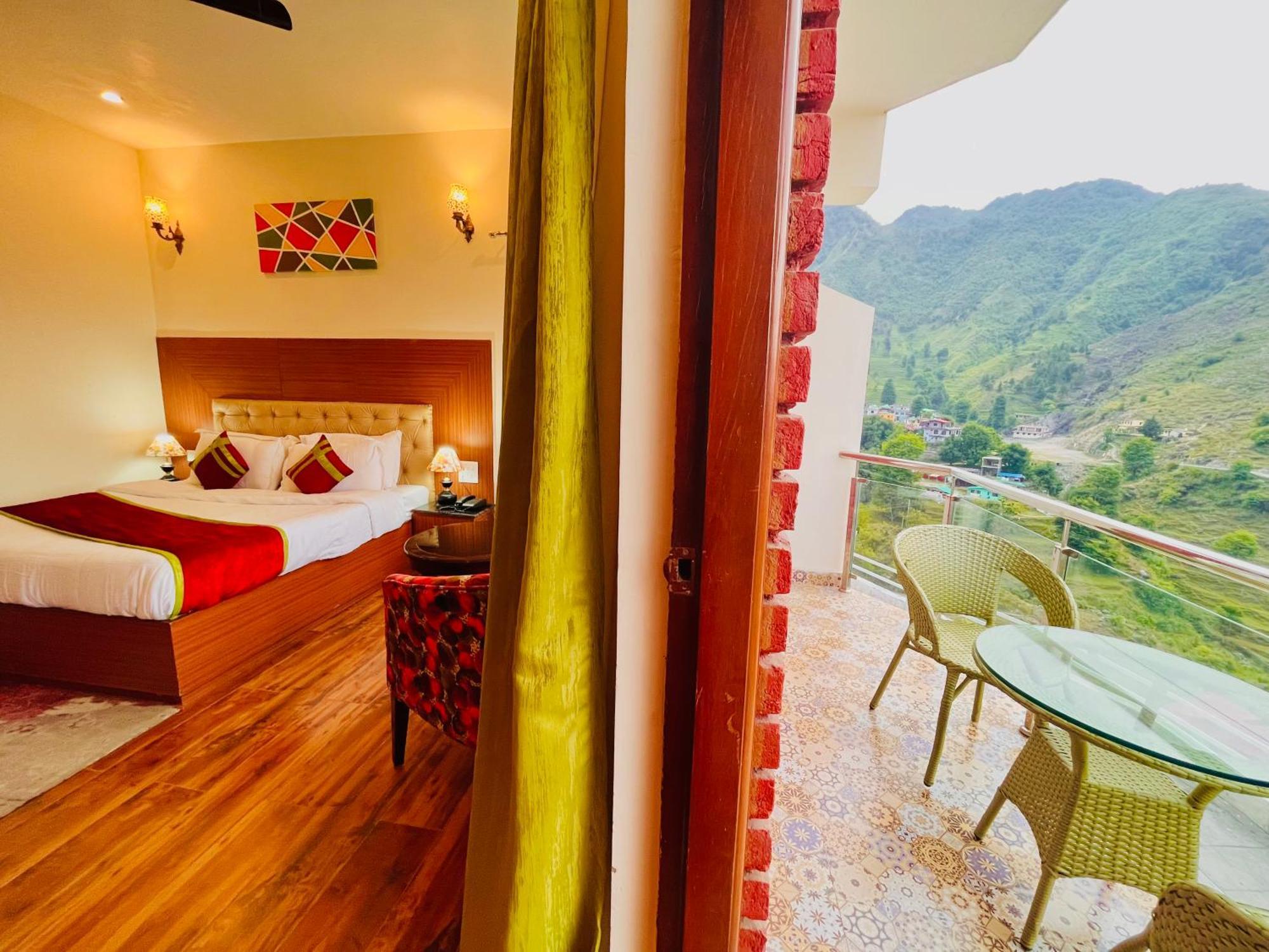 The Kempty Osasis - A Boutique Resort With Scenic Mountain View In Mussoorie Exteriör bild